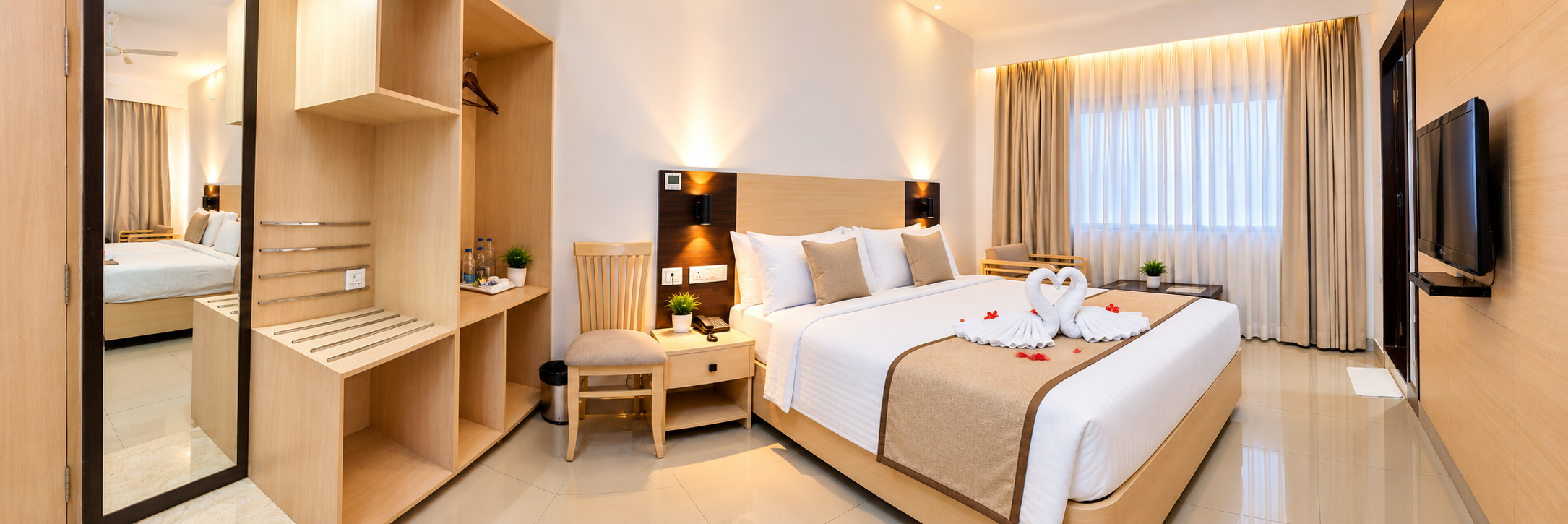 Hotel Ananda Inn Luxury King Room